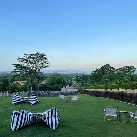 Ozone Villa Phuket Pa Khlok Bagian luar foto