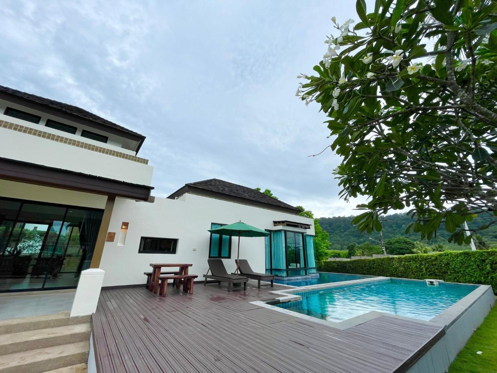 Ozone Villa Phuket Pa Khlok Bagian luar foto