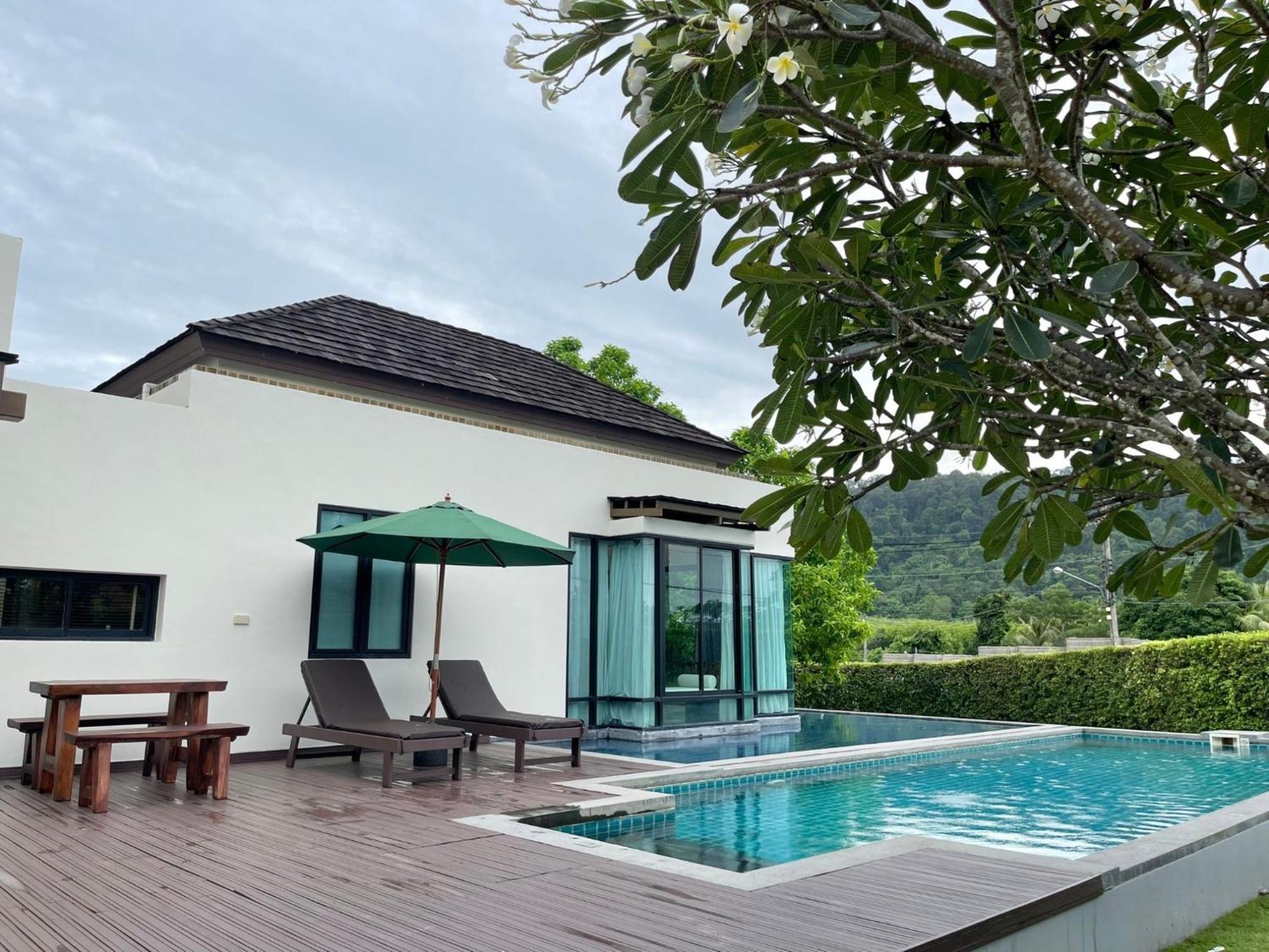 Ozone Villa Phuket Pa Khlok Bagian luar foto