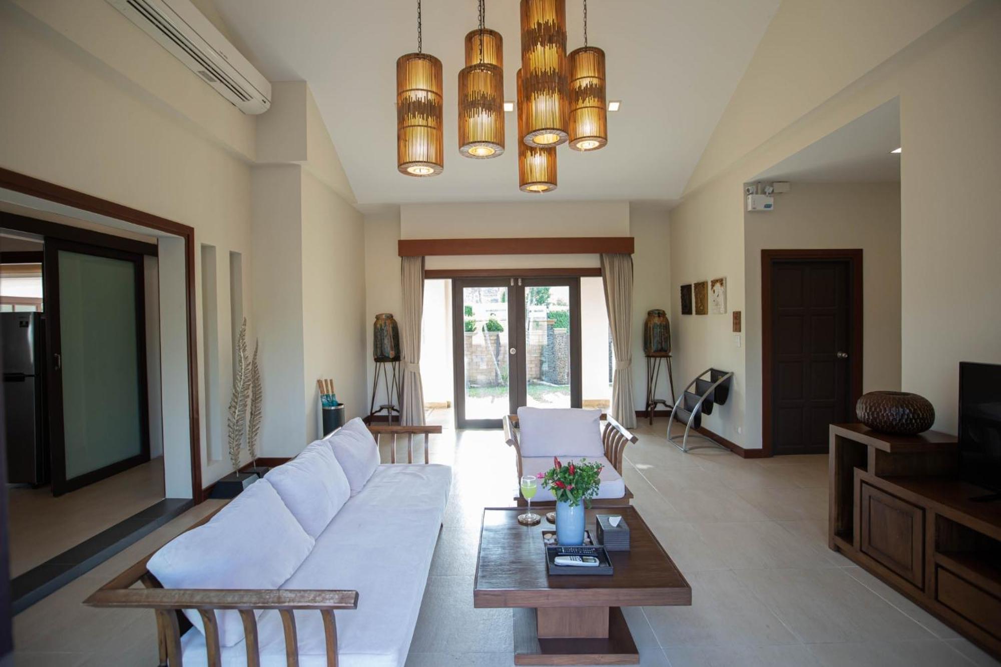 Ozone Villa Phuket Pa Khlok Bagian luar foto