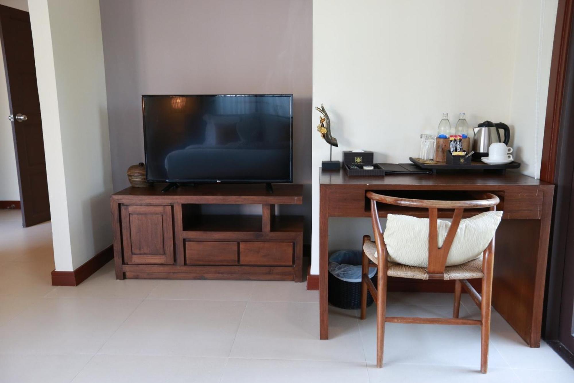 Ozone Villa Phuket Pa Khlok Bagian luar foto